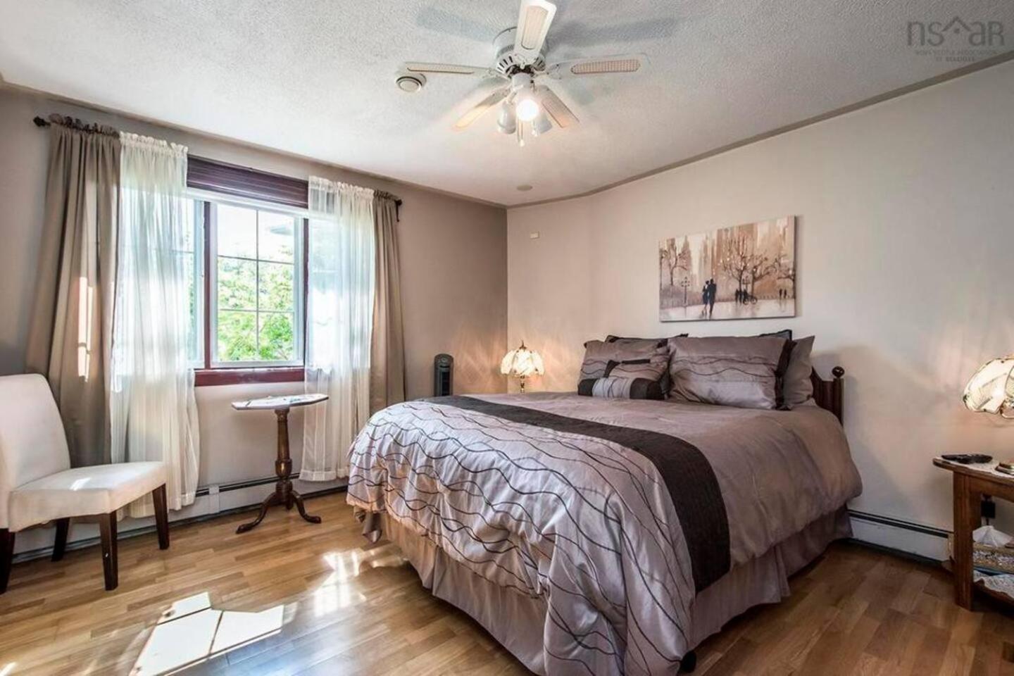 Private Bedroom And Bathroom In Dartmouth Halifax Kültér fotó